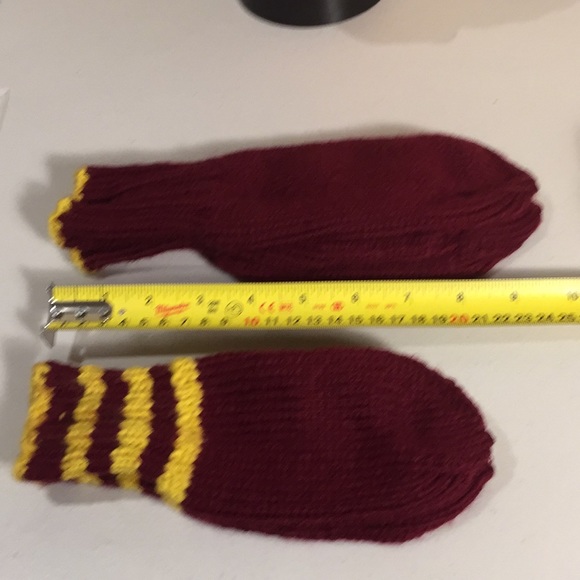 Hand Knit Child’s Winter Hat & 2 Pairs Mittens - Picture 11 of 12